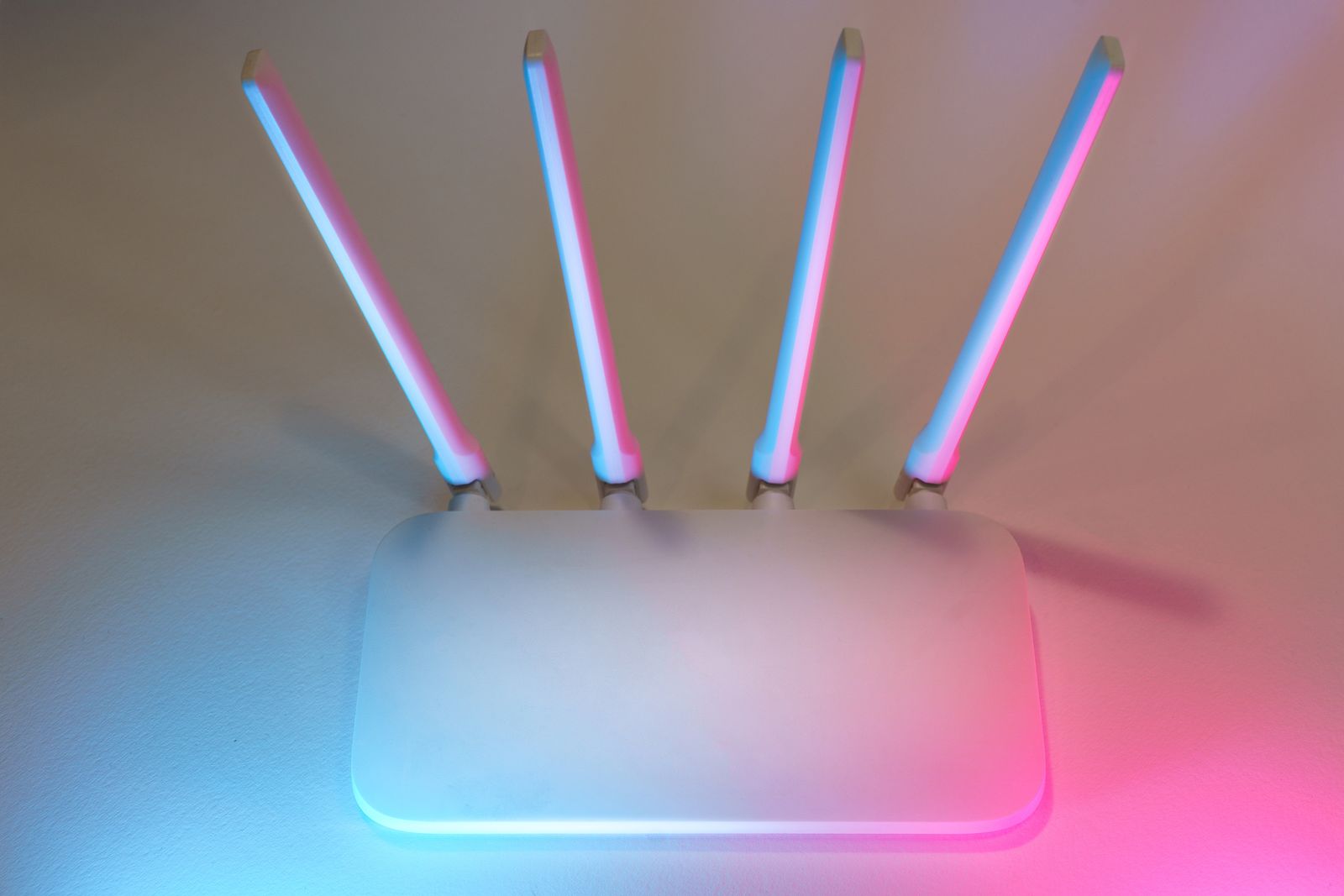 Modern wireless router with external antennas